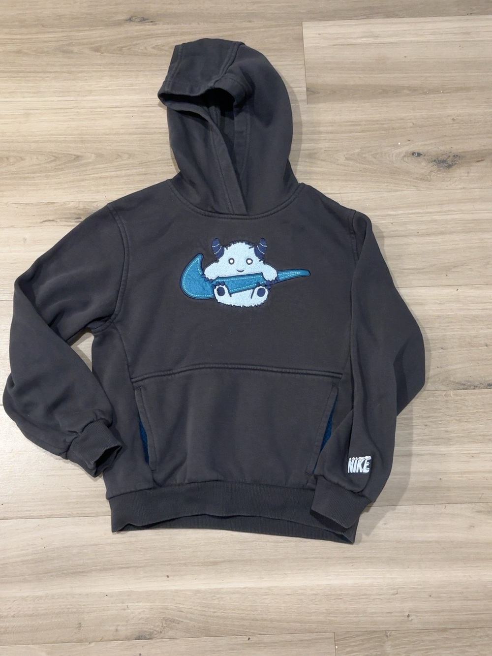 Nike Sportswear Club Fleece Yeti Hoodie – Youth M